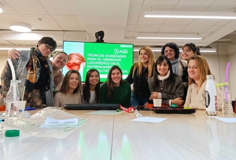 Logopedia para colegios: cómo cuidar la voz profesores ante la fatiga vocal
